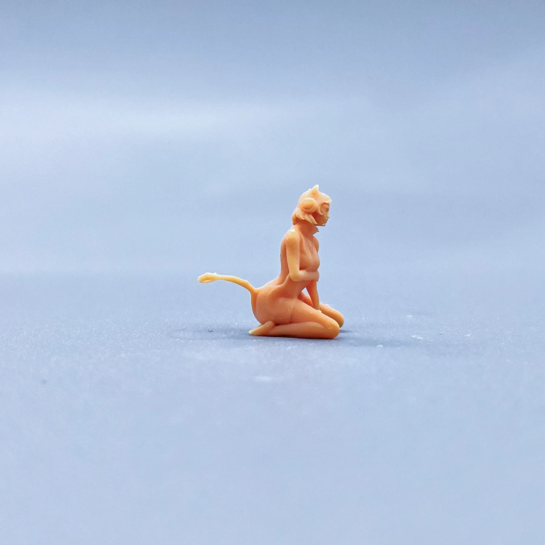 1/64 1/43 Figuren Maßstab Modell Harz Katzenohren und freiliegender Schwanz ungefärbte Miniaturen Diorama handbemalt S406 S409
