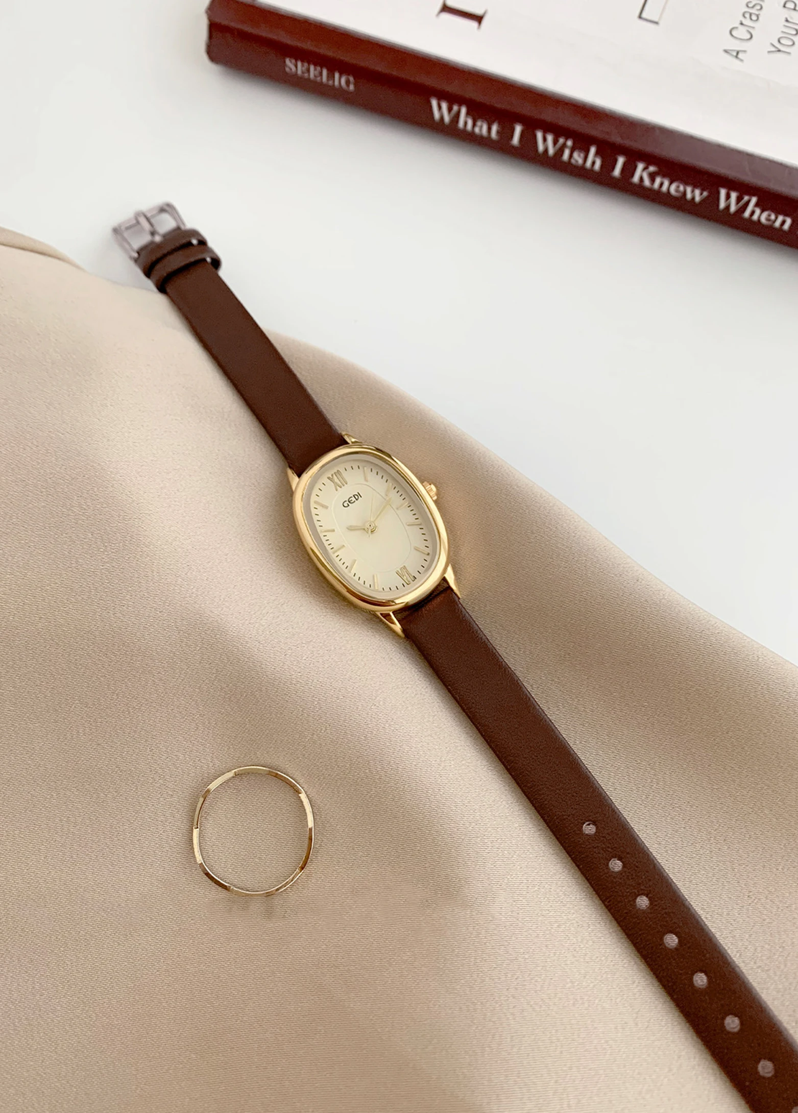 New Luxury Vintage Women's Watch Minimalist Oval Small Dial, Water-Resistant Genuine Leather Quartz Watches Gift for Women