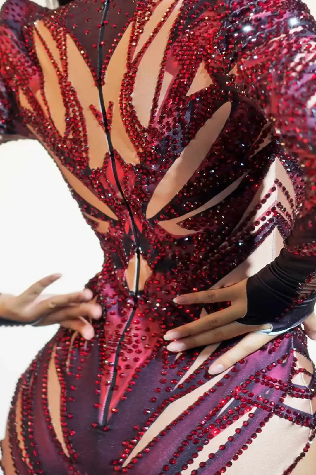 Kombinezony z czerwonego, błyszczącego materiału z dżetami dla kobiet, kostiumy bogini, na studniówkę, do Las Vegas, na występy taneczne, dla drag queen.