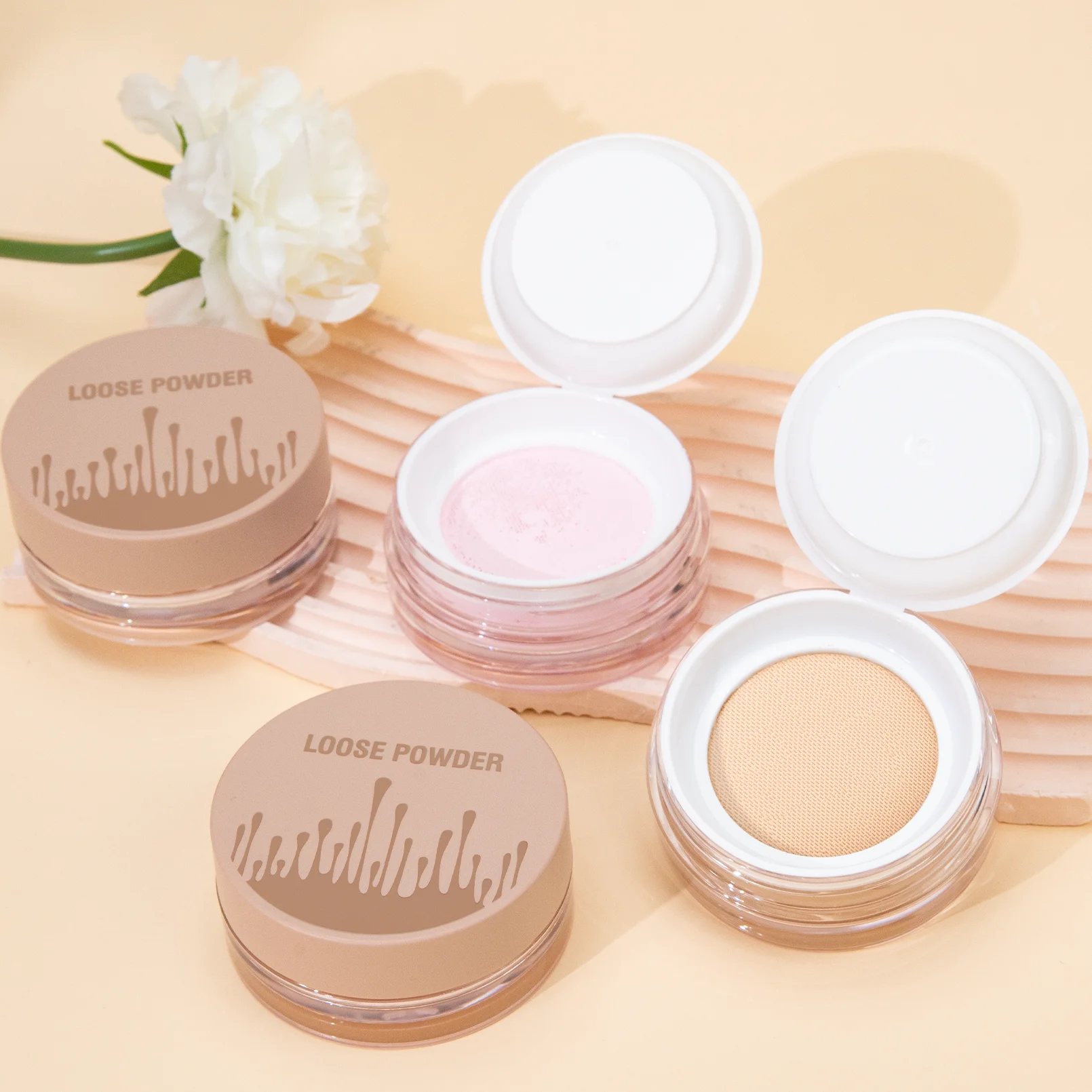 

Hellokiss Soft Matte Loose Powder 0.7g/0.25oz A fine, silky powder that controls oil and conceals imperfections, Make up anytime