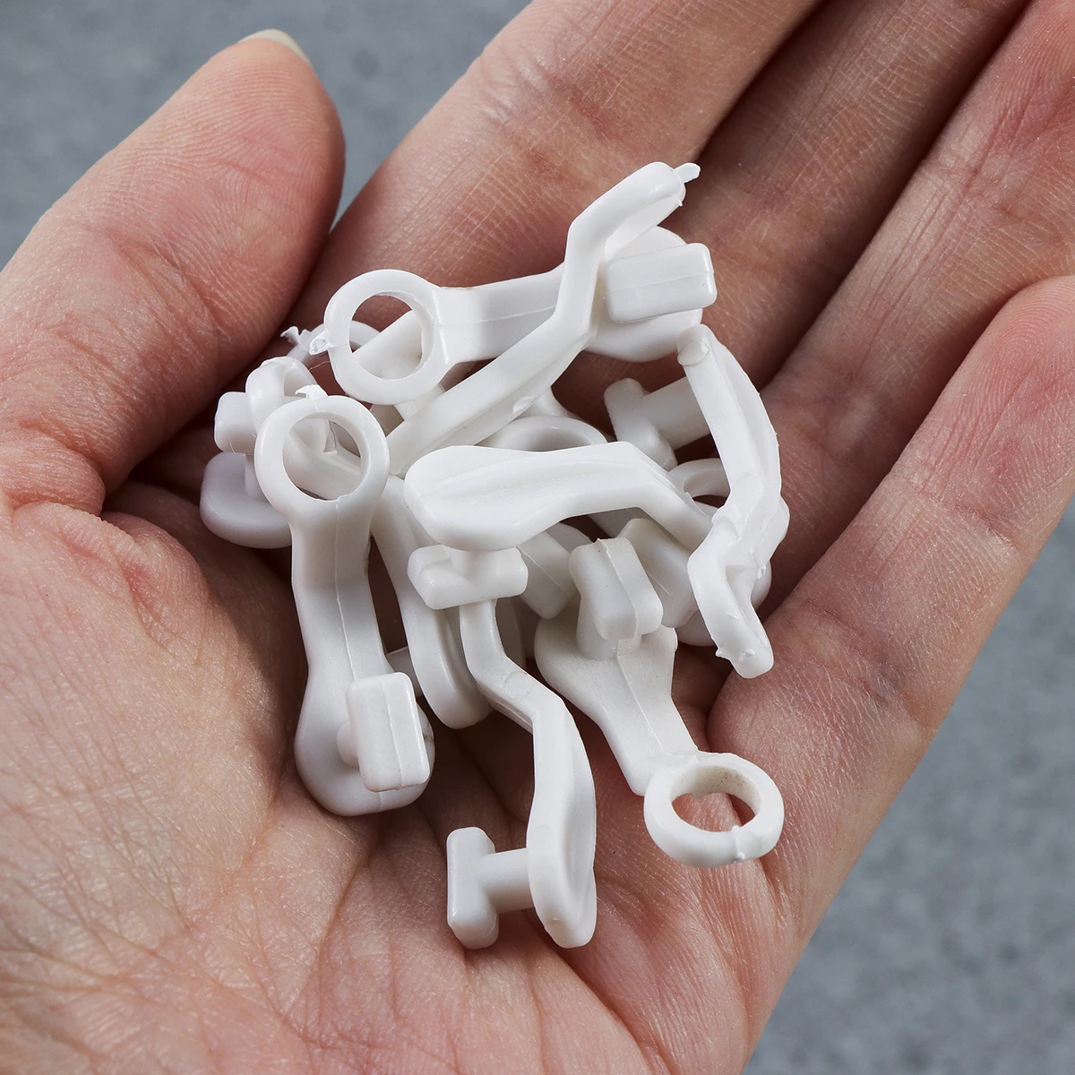 

50pcs S Shape Curtain Slides Plastic Rail Track Gliders Hooks For Window Door Shower Curtains Slim Design Fit Most Rods No