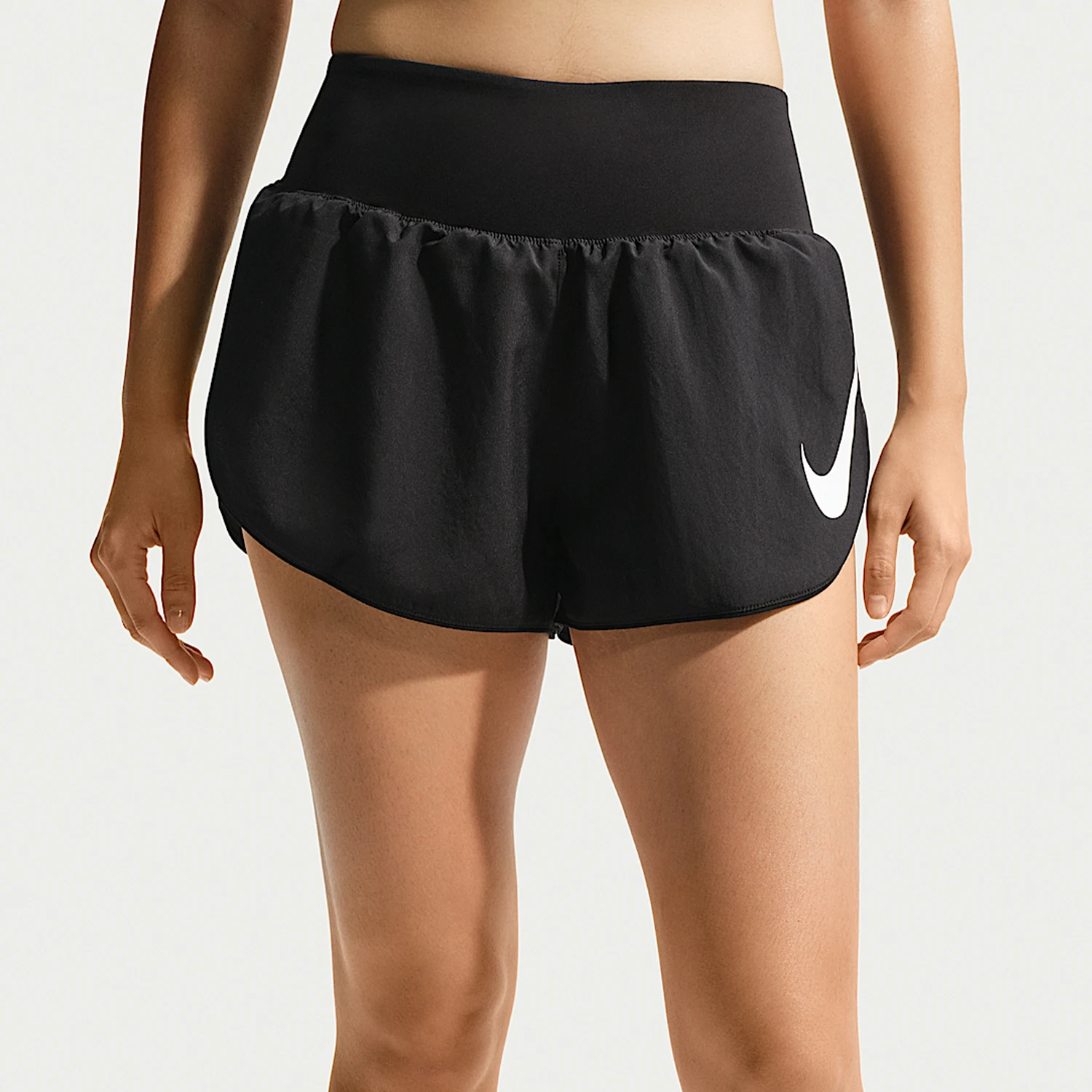 Original Nike Dri FIT Damen Leichtgewichts- und atmungsaktive Laufshorts IF1474-010