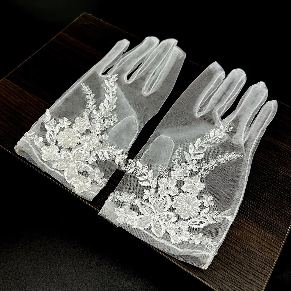 

Short Bridal Gloves Lace Applique with Embroidery Wedding Gloves Acccessories