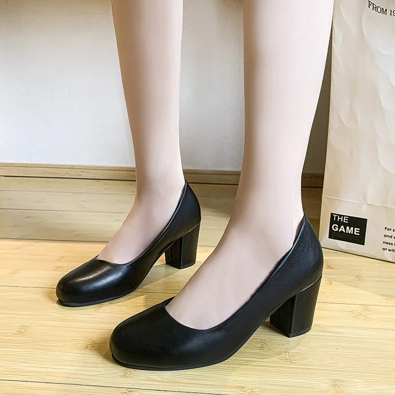 2024 Spring Autumn Large Size Single Shoes Women\'s Shallow Mouth Fashion Solid Color Simple and Comfortable Small Leather Shoes