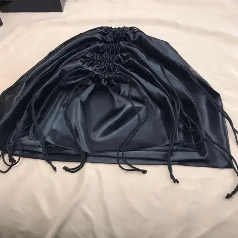 대형 실크 새틴 Drawstring 케어 가방 맞춤 가발 보관 방진 포장 주머니 블랙 재사용 가능한 자루 핸드백 신발 여행 가방 Best5 대형 실크 새틴 Drawstring 케어 가방 맞춤 가발 보관 방진 포장 주머니 블랙 재사용 가능한 자루 핸드백 신발 여행 가방 Best5