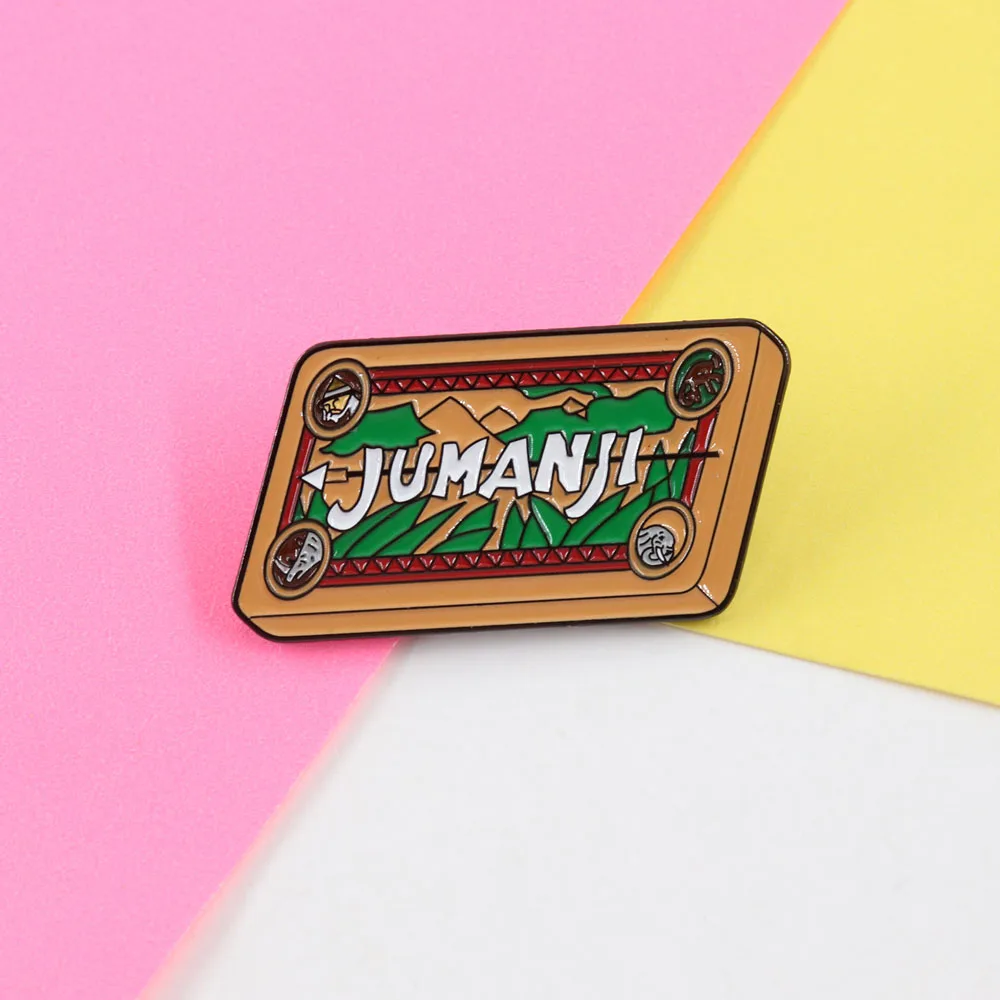غامض رقعة الشطرنج شارة Jumanji بروش لطيف مغامرة ألعاب الأجهزة الطرفية المينا دبوس لعب الأدوار الدعائم دبوس معدني مجوهرات هدية