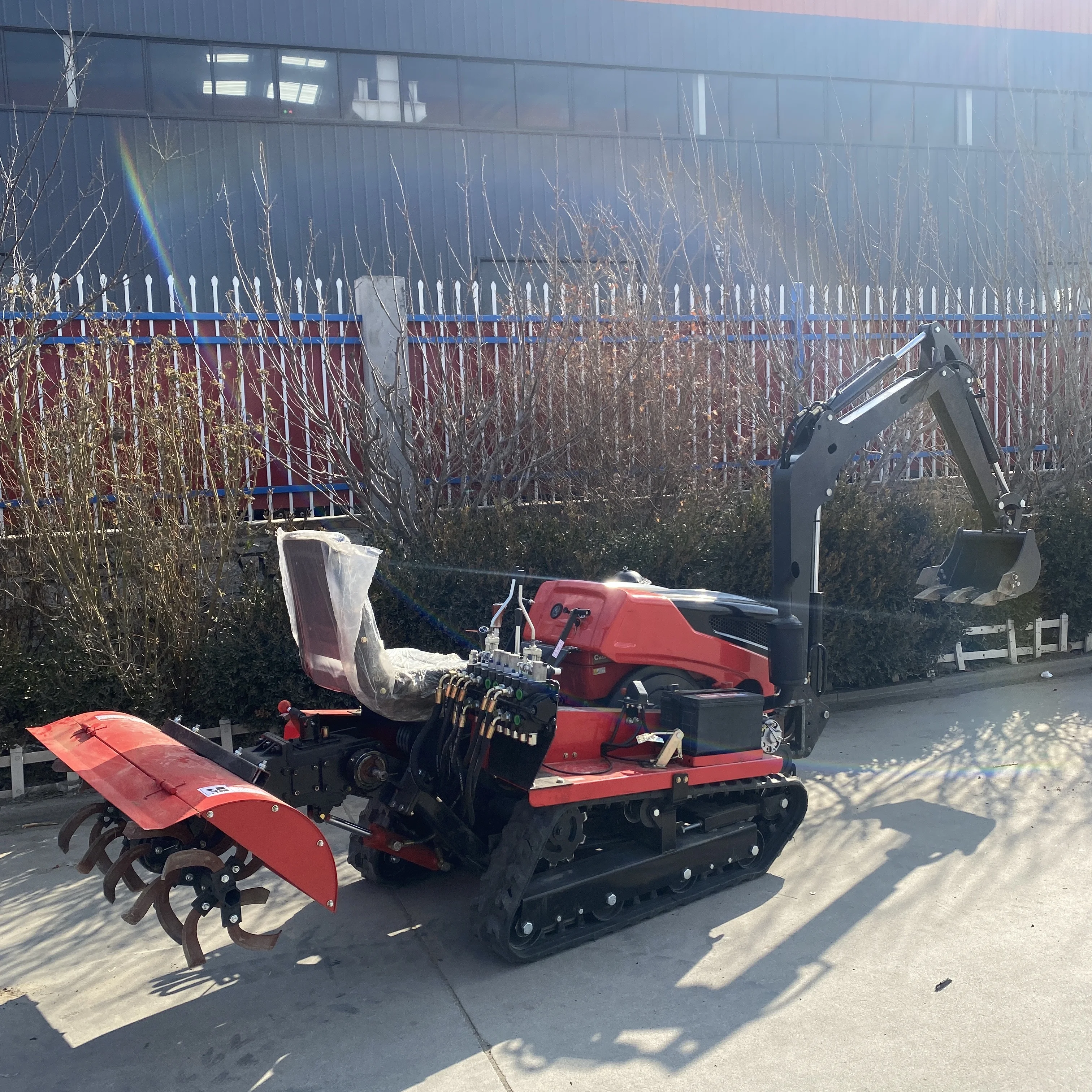 

Многофункциональный мини-культиватор-трактор на гусеничном ходу с экскаватором, 35 л.с., с усиленным лезвием, для сельского хозяйства