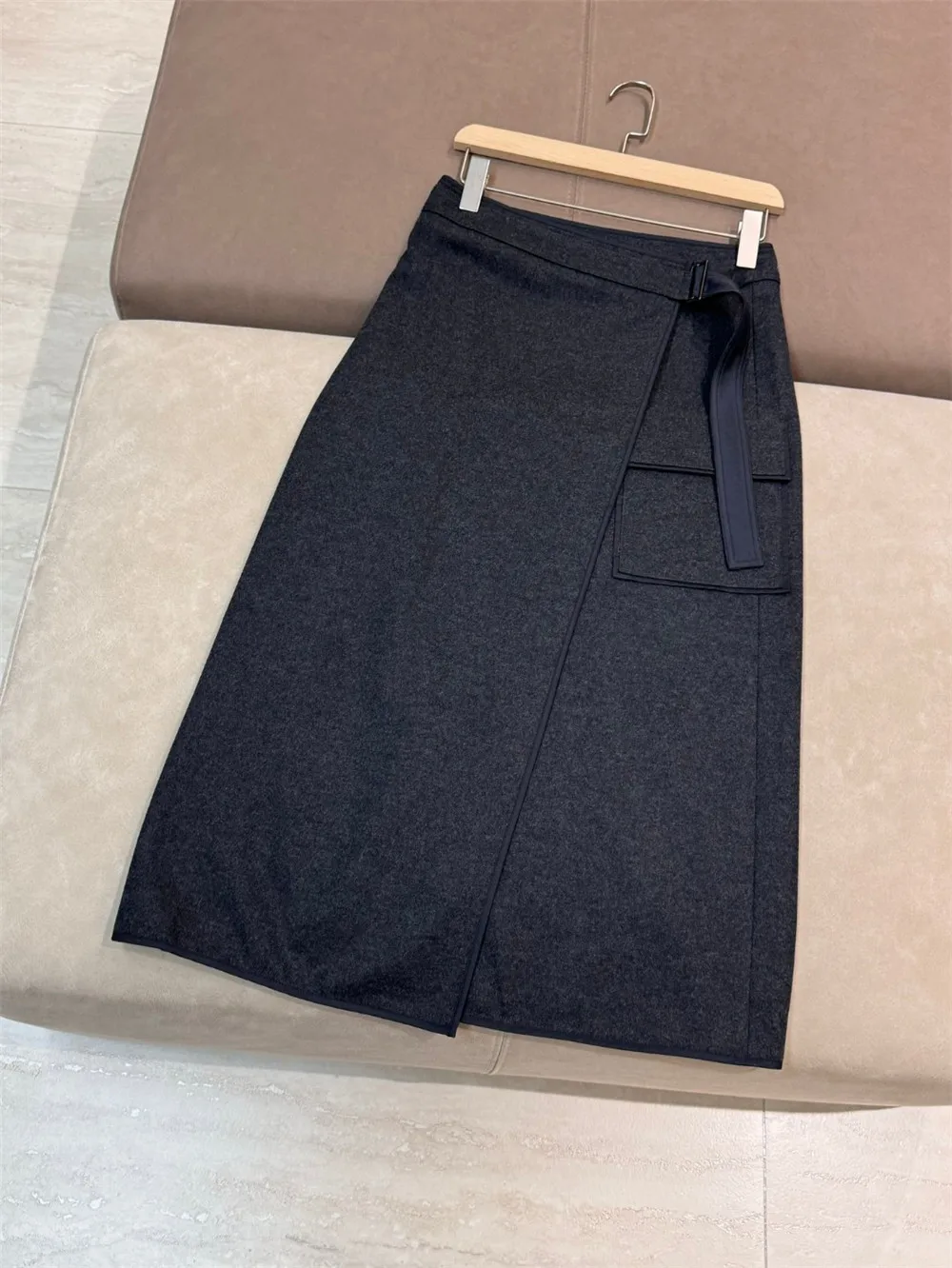 Autumn and Winter New Women's Wool Blended Half Skirt Temperament Versatile