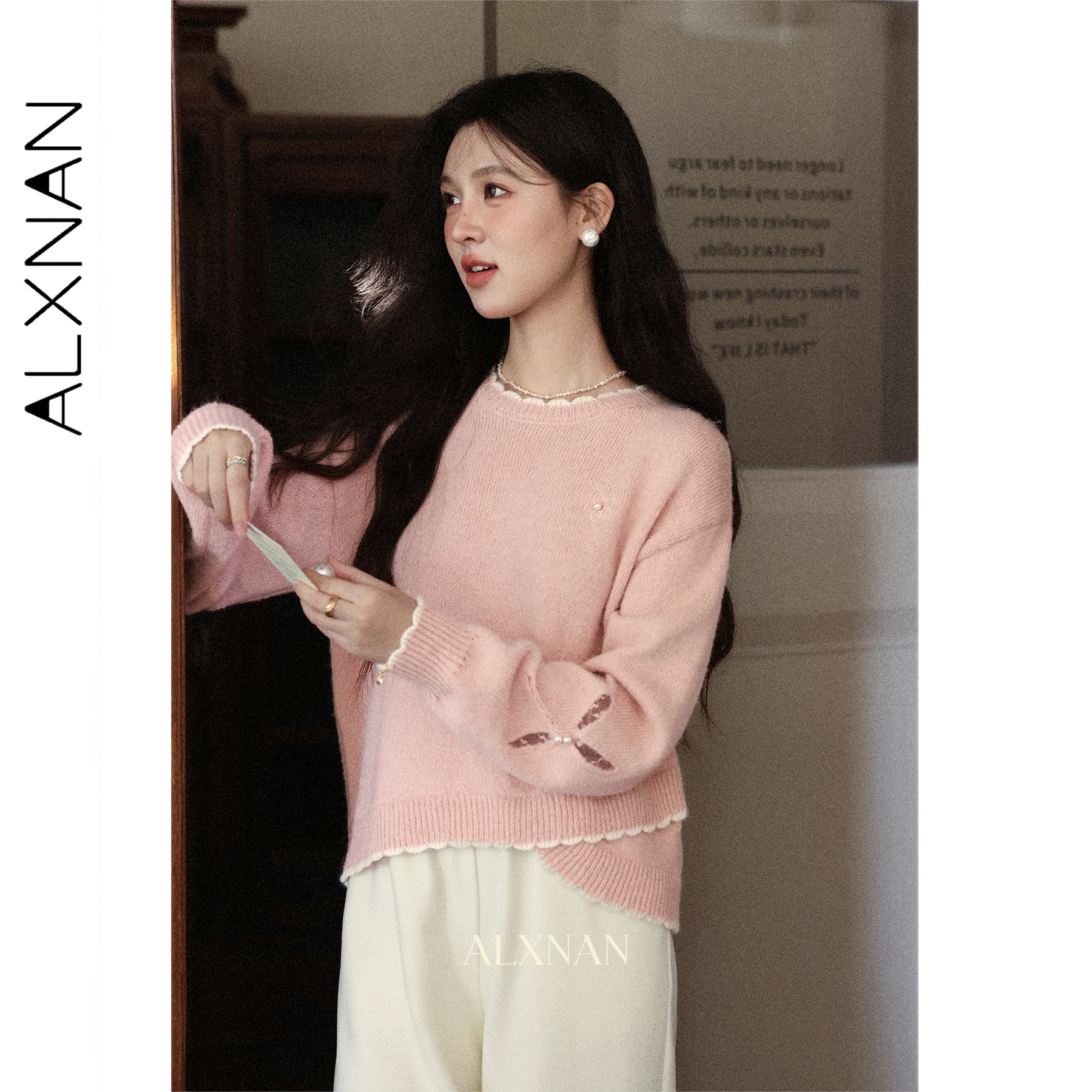 

ALXNAN Women's Round Neck Knitted Top Embroidered Lace-Flower Color-block Panels Irregular Hem Early Autumn New Sweater L57217