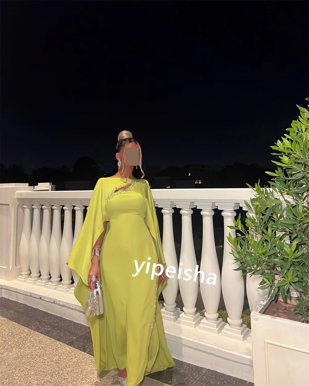 A Linha de cetim vestido de noite com Beading, O-Neck, Ocasião Bespoke, Midi para Cocktail Party, Arábia Saudita