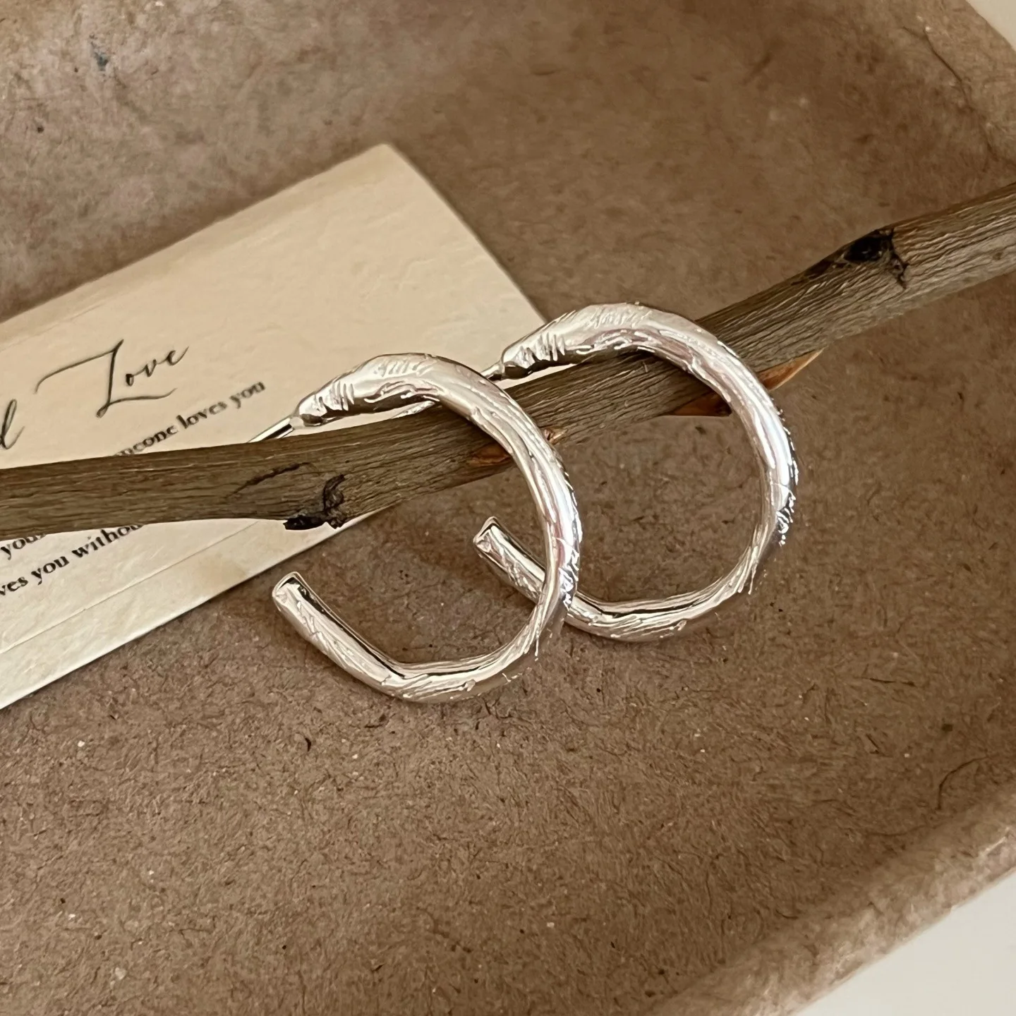 Korean Style Simple Branch Texture Earrings for Women, Niche Design, High-End, Light Luxury, Versatile, Exquisite Earrings, New Earrings