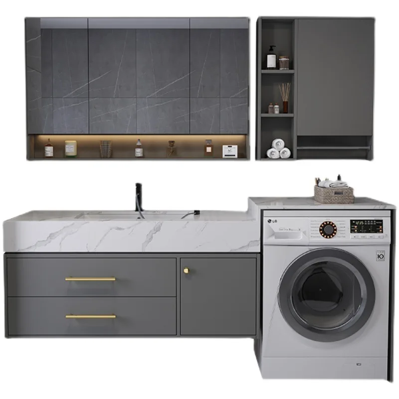 

Балкон, встроенный шкаф для стиральной машины, комбинированный светильник, роскошная каменная плита, шкаф для ванной комнаты, унитаз, раковина