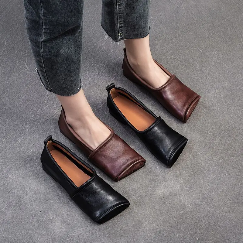 

2025 Autumn New Square Head Flat Flat Casual Shoes Retro Soft Bottom Comfortable Fashion Versatile Mom Shoes Women's Shoes