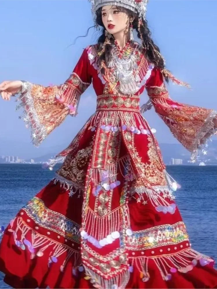 Ethnic costumes women's exotic embroidery pearl heavy industry red performance photography