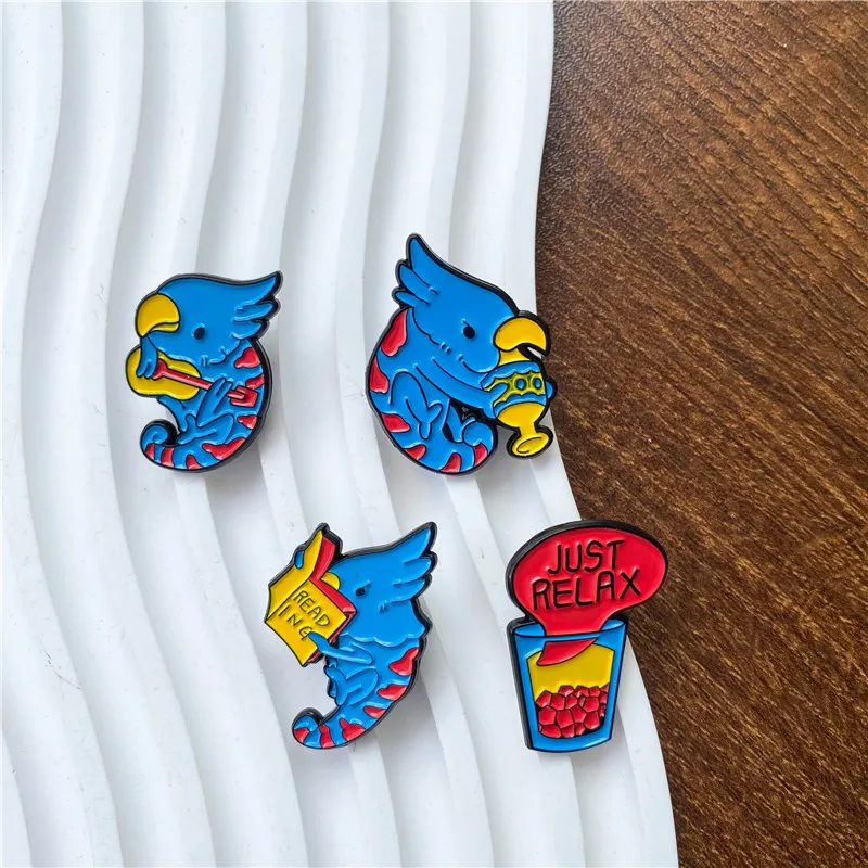 Cute Funny Lizard Chameleon Enamel Brooch Cute Blue Reptile Animals Lapel Badge Pins Jewelry Party Gifts For Women Girls