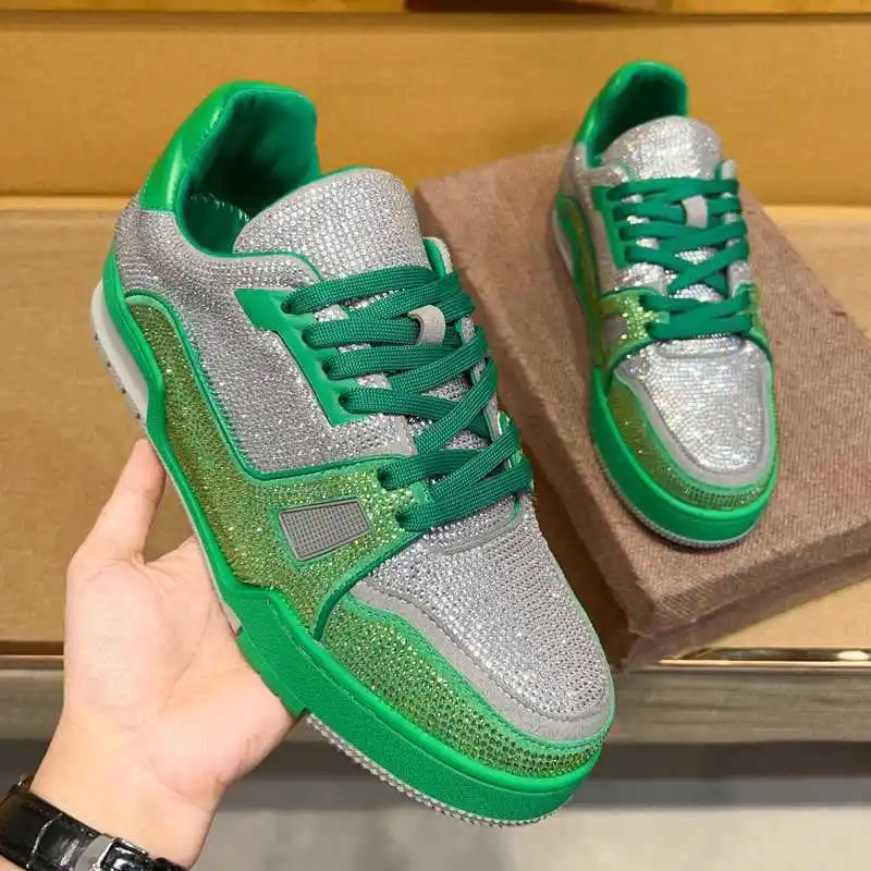 

Розовые брендовые туфли с бриллиантами, новые модные повседневные туфли в тон, универсальная толстая подошва, популярная модная повседневная обувь