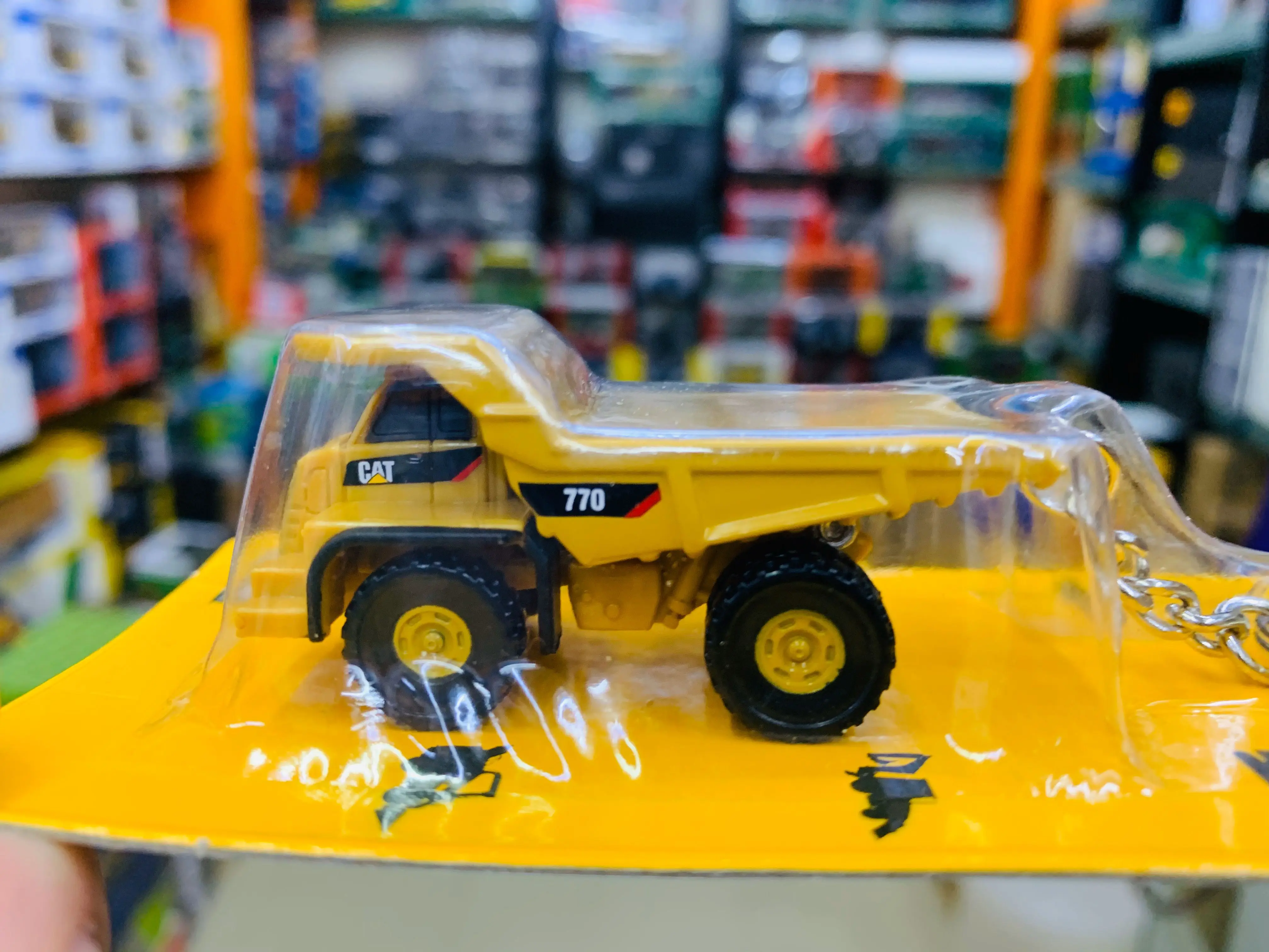 

D-M DieCast Micro 770 Truck - 950M Wheel - Loader Alloy Keychain Model Car Toys Birthday Gift For Kids Boy