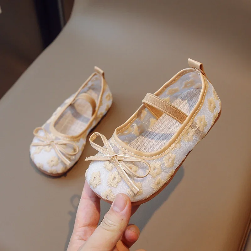 

Girls Summer Mesh Bow Flat Shoes Female Infant Embroidery One Stirrup Sandals Students Simple Elasticized Princess Shoes 23-36