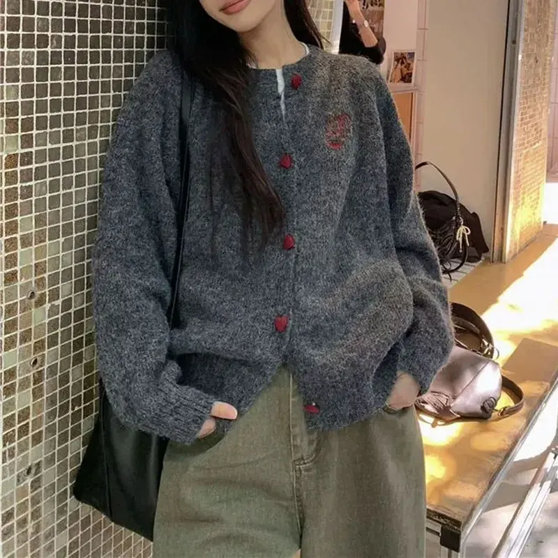 

Женская одежда, стильный кардиган с вышивкой, вязаный повседневный кардиган с круглым вырезом, осень-зима, корейские однобортные свитера в форме сердца