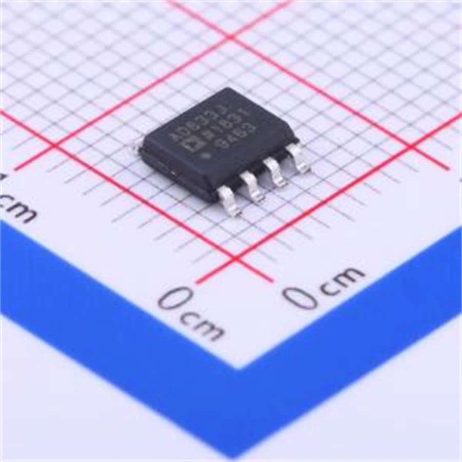 2PCS/LOT AD633JRZ (Amplifiers/Comparators)