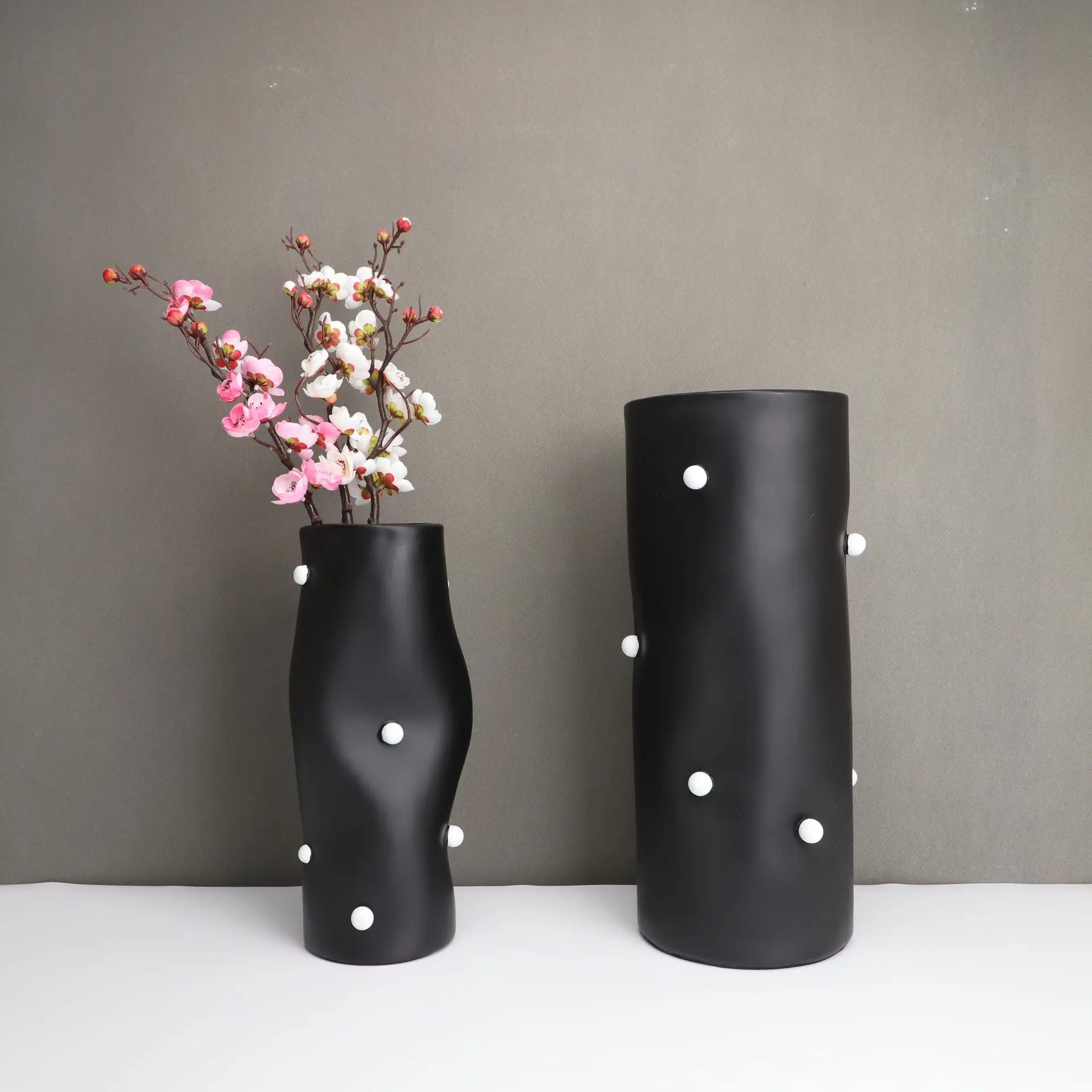 Resin Vase White Bead Point Setting Abstract Geometric Sphere Flower Handicraft Home Decoration Accessories