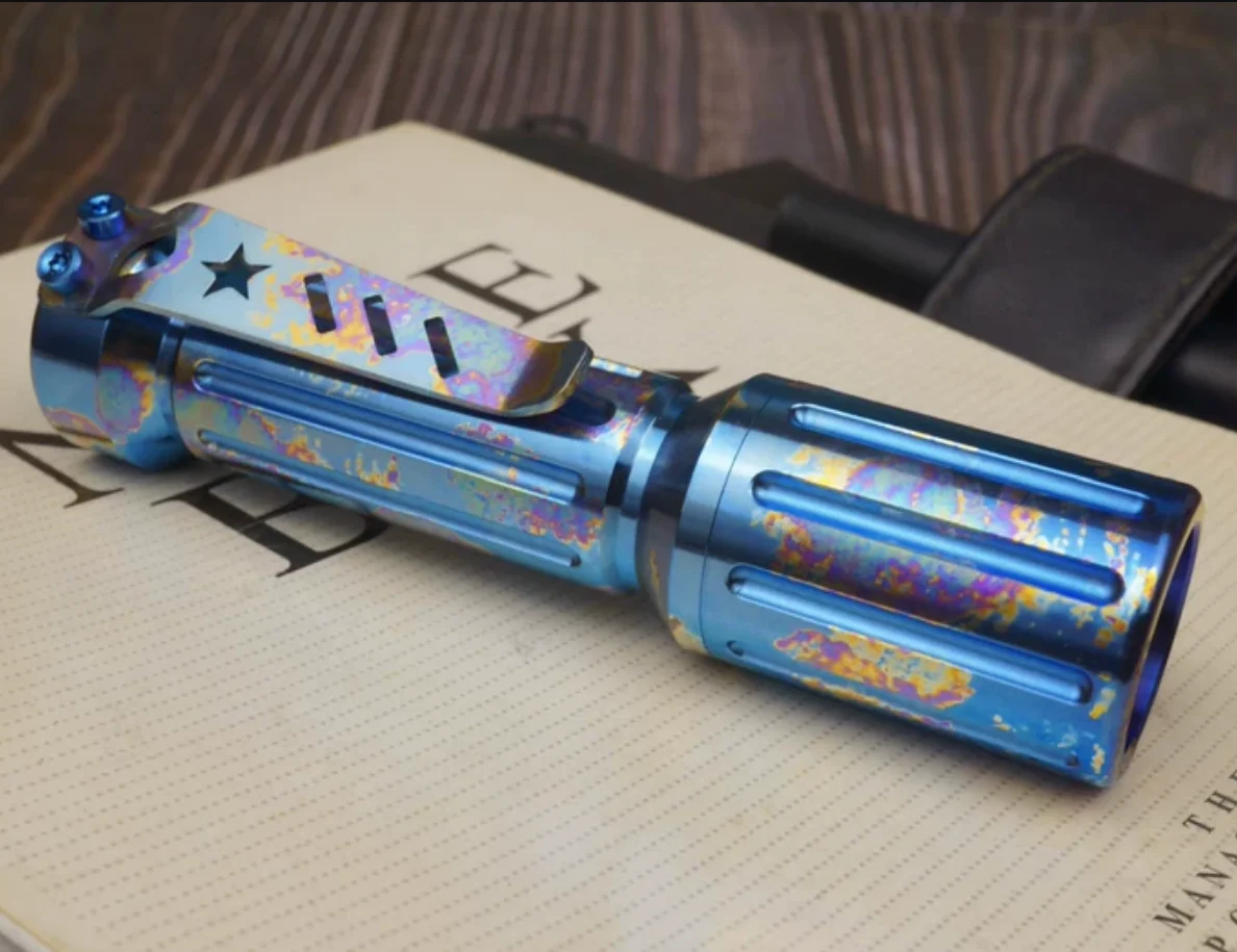 Used EDC Titanium alloy M16E Torch Lamp decompression toy