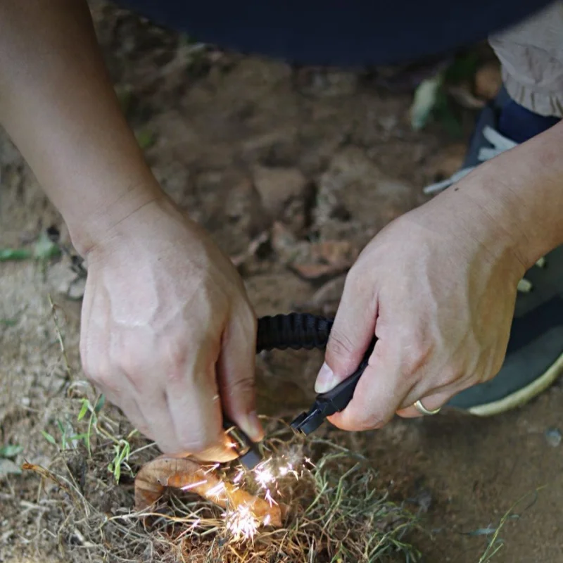 Браслет-зонтик из веревки, многофункциональный браслет «пять в одном», многофункциональный уличный кремневый свисток с высоким децибелом, браслет для выживания Браслет-зонтик из веревки, многофункциональный браслет «пять в одном», многофункциональный уличный кремневый свисток с высоким децибелом, браслет для выживания