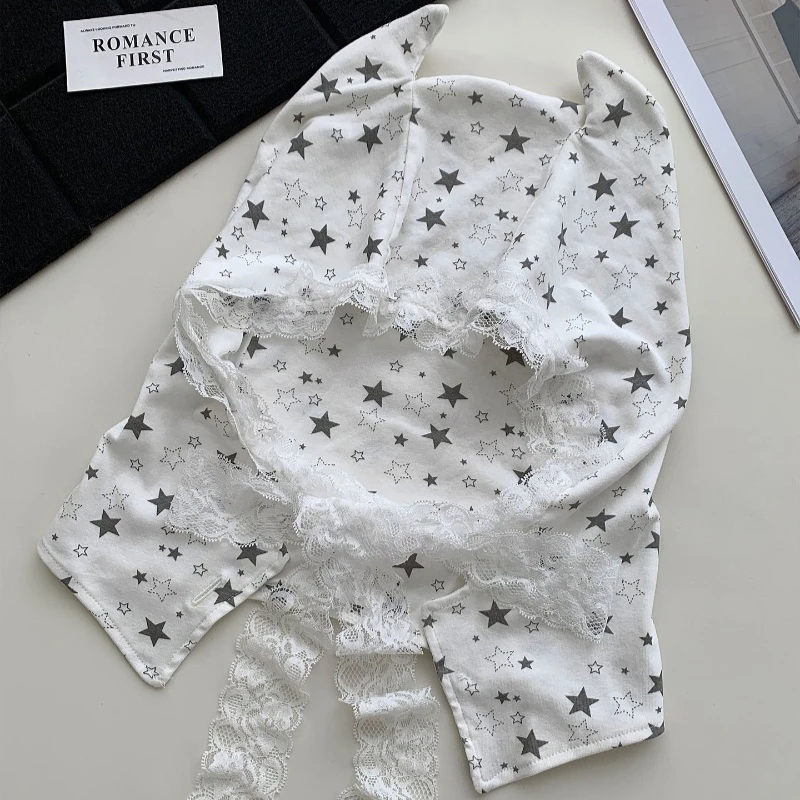 Neue Nischen-Y2K-Persönlichkeits-Dämonen-Eck-Stern-Print-Spitzen-Pullover-Mütze für Damen, Herbstmode, Schnür-Bomber-Mützen – Detail 3