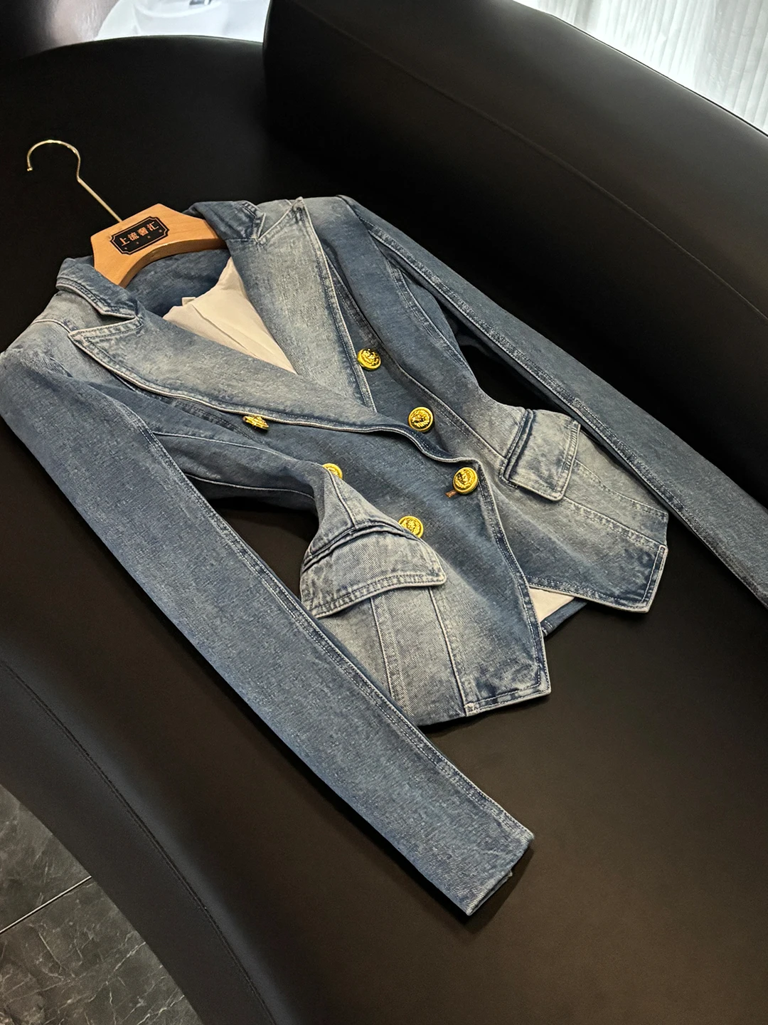 

Зимний женский джинсовый костюм-пиджак Slim Fit с двубортной застежкой и длинными рукавами, модель A9747, для делового стиля, профессиональная мода, коллекция Зима 2025