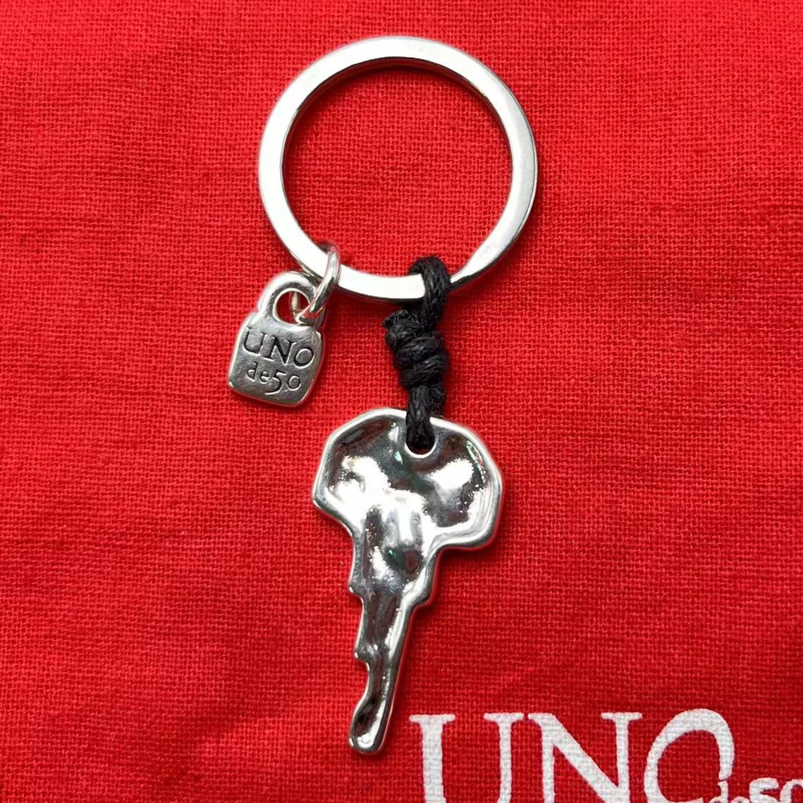 

Новинка 2023 г., unode 50, лидер продаж в Европе и Америке, модный тренд, изысканный брелок, подарочная упаковка ювелирных изделий