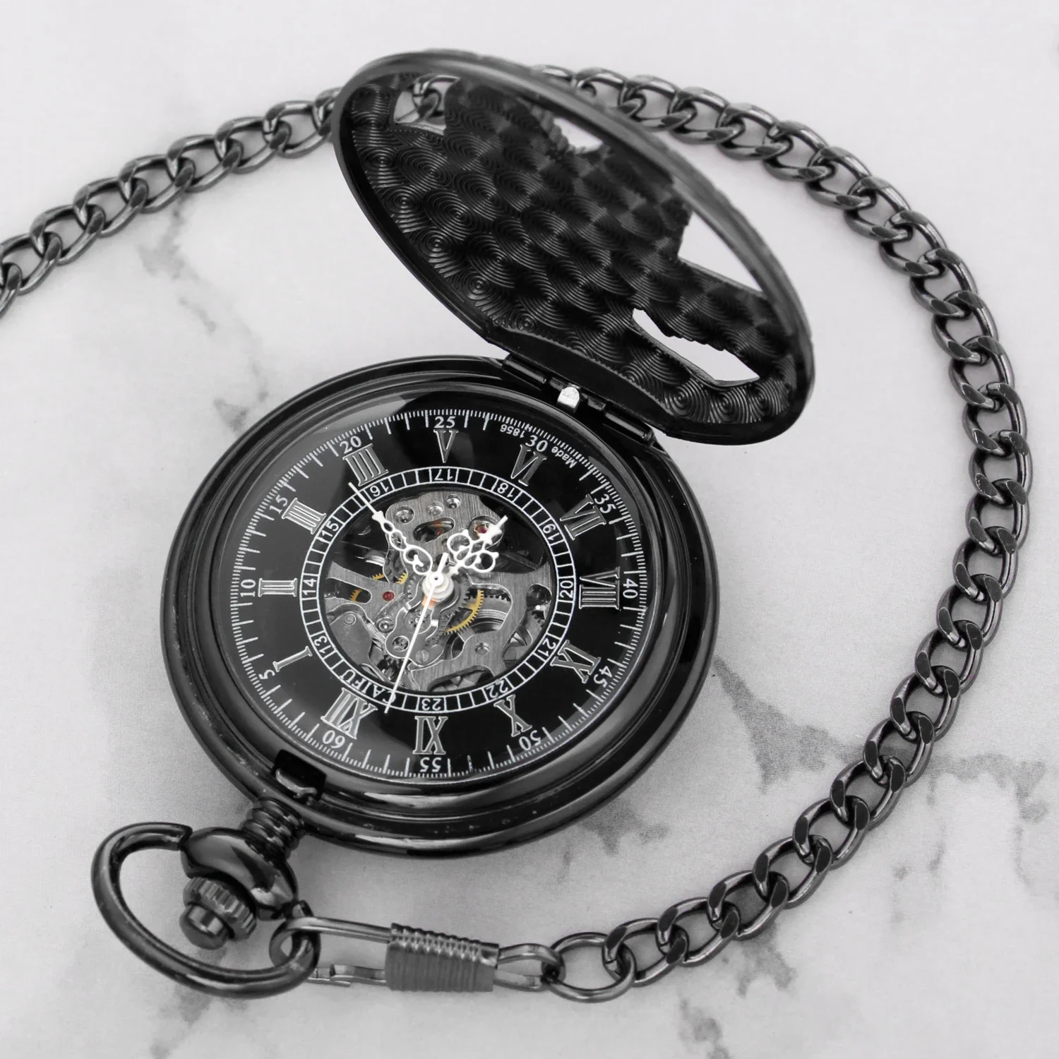 

Roman Numerals Manual Mechanical Pocket Watch Retro Chain Clock Gift for Male Antique Hand Winding Pocket Clock PJX1680