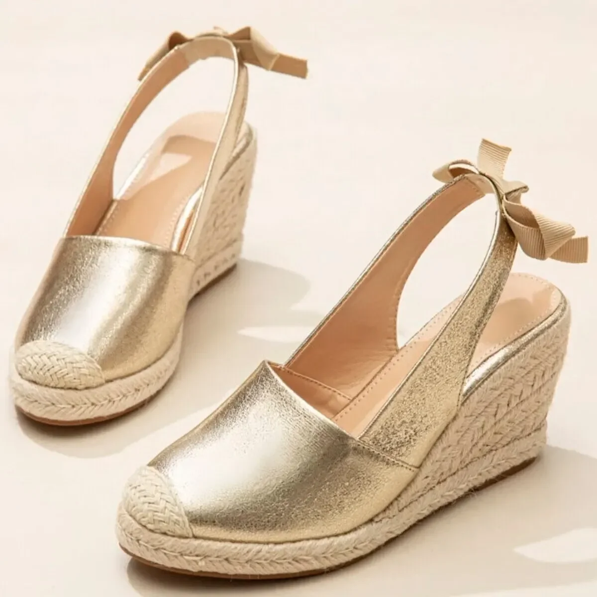 European and American Oversized Snake Patterned Sloping Heel Women's Shoes New Summer Fashion Casual High Heel Women's Sandals