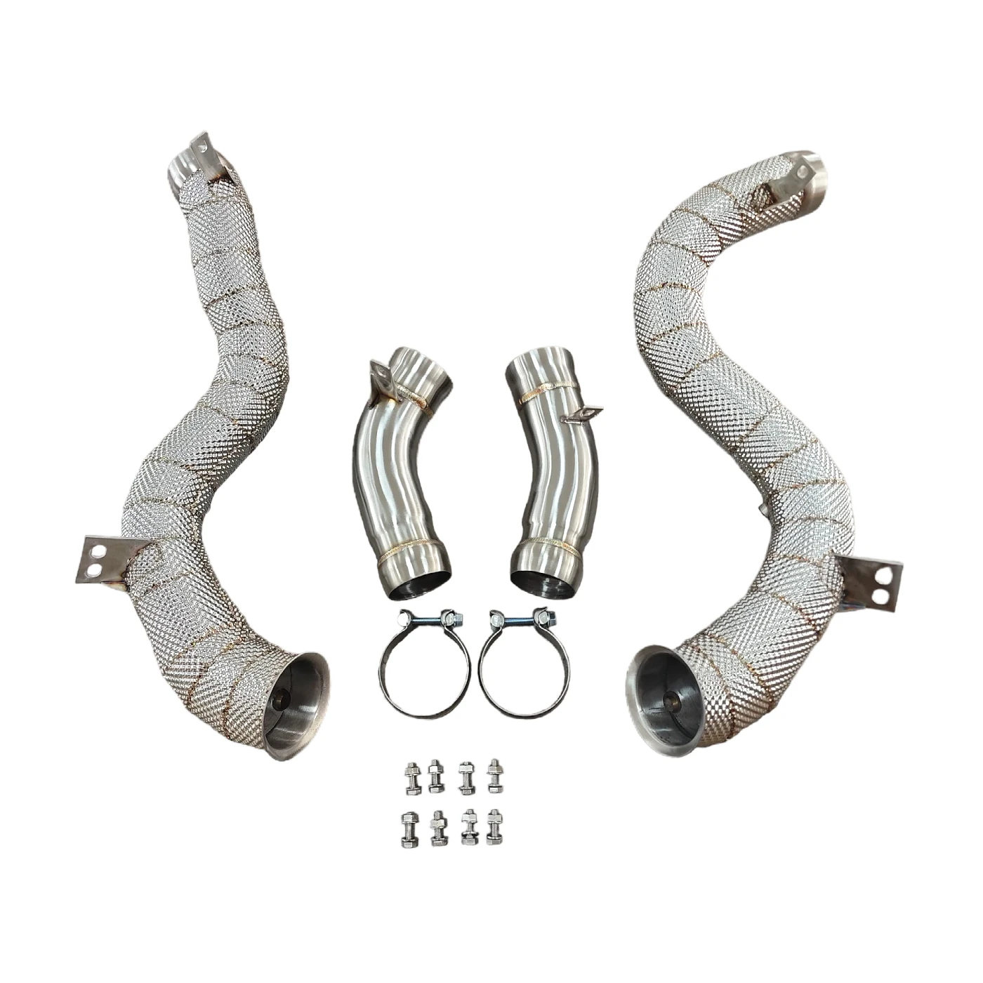 Bajante de carreras con protector térmico de acero inoxidable AKS para bajante Mercedes-Benz GLC63