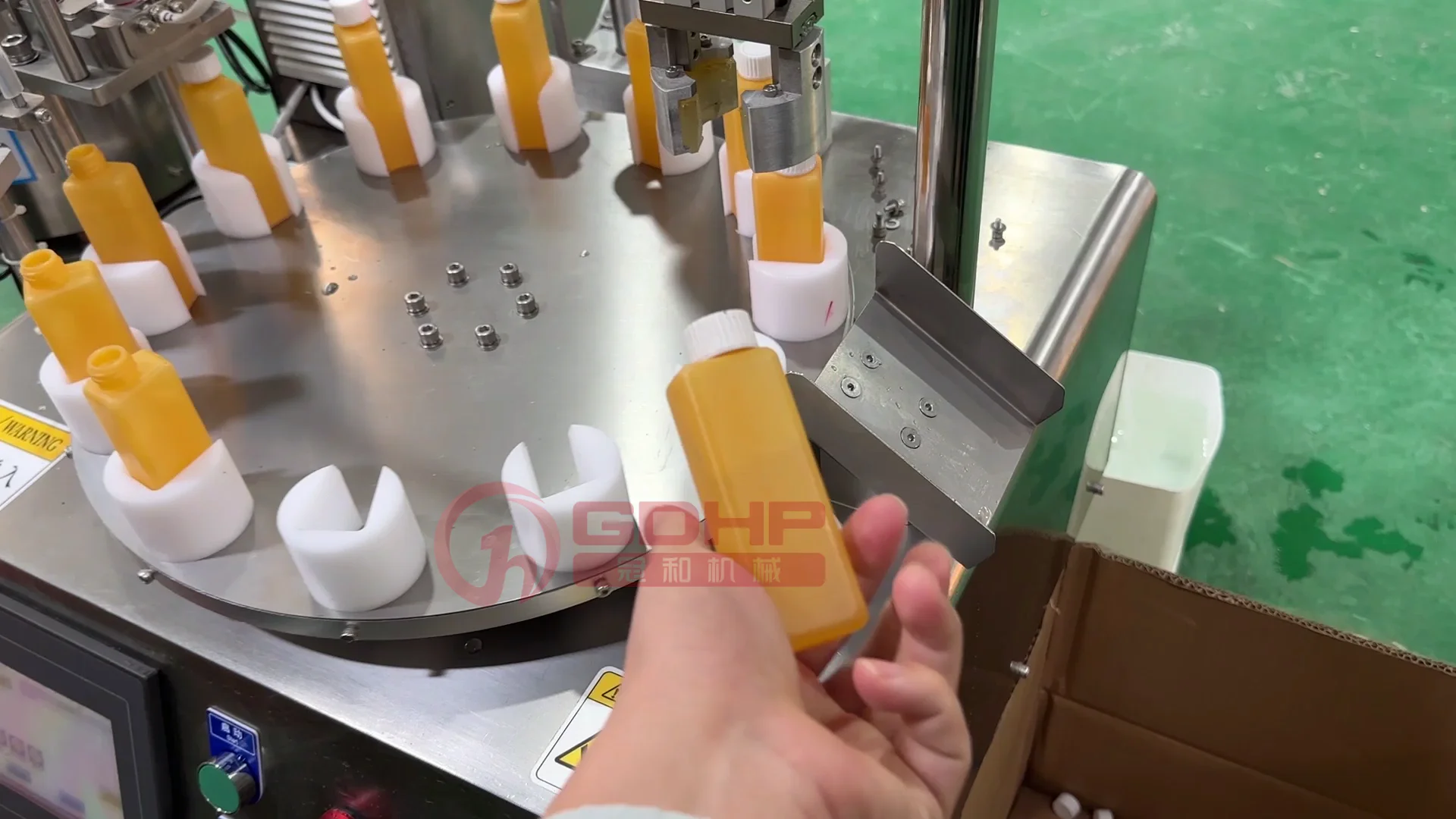 New Semi-automatic Desktop Liquid Filling & Capping Machines Beverage  PET Glass Bottle Filling Machine