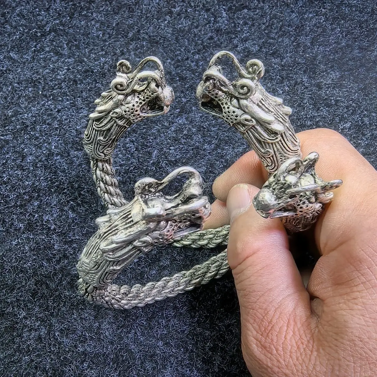 Antique Daqing Qianlong annual faucet bracelet domineering faucet pair