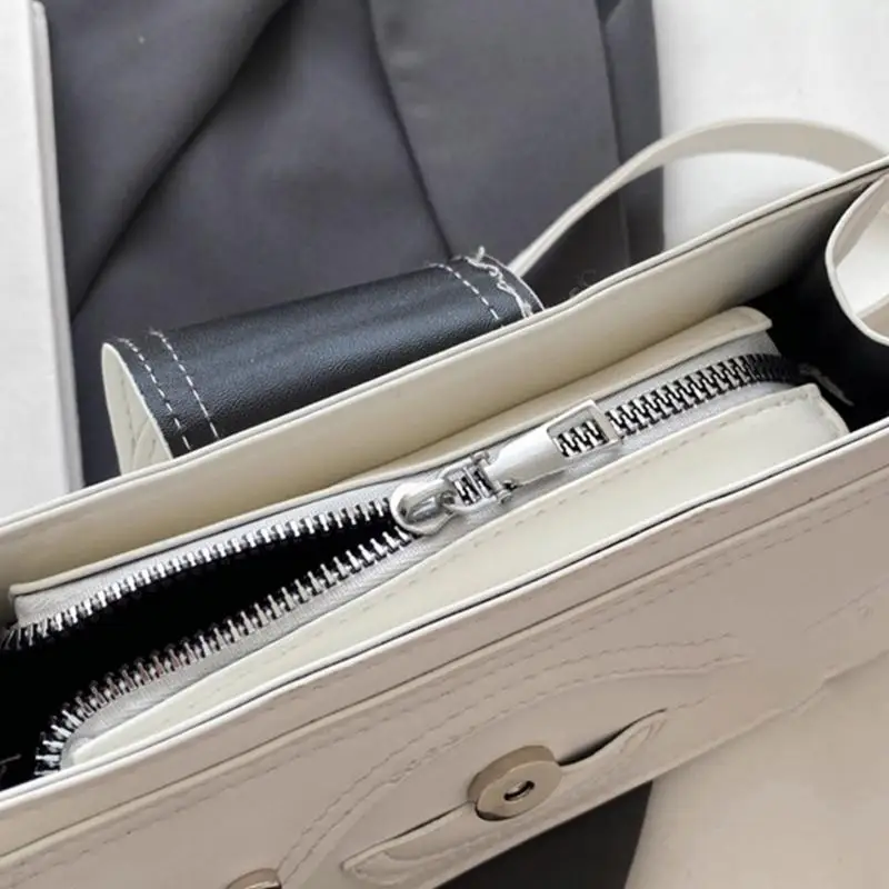 

Fashionable PUShoulder Bag PU Underarm Bags Satchel for Different Occasions 20CA