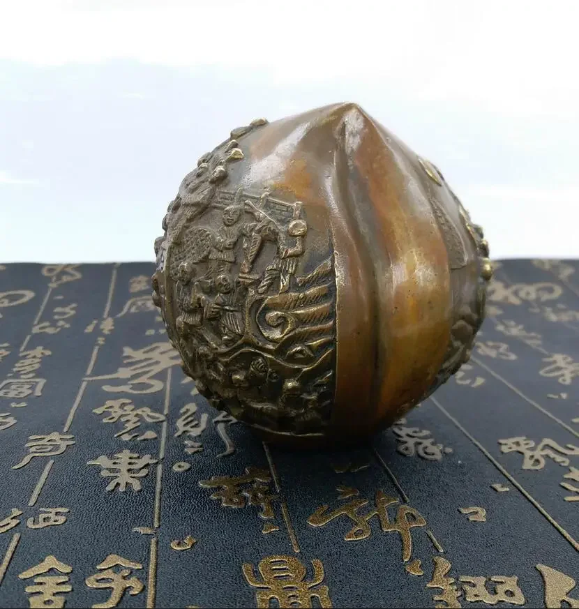 

Brass crafts Baizi peach sculpture metal ornaments