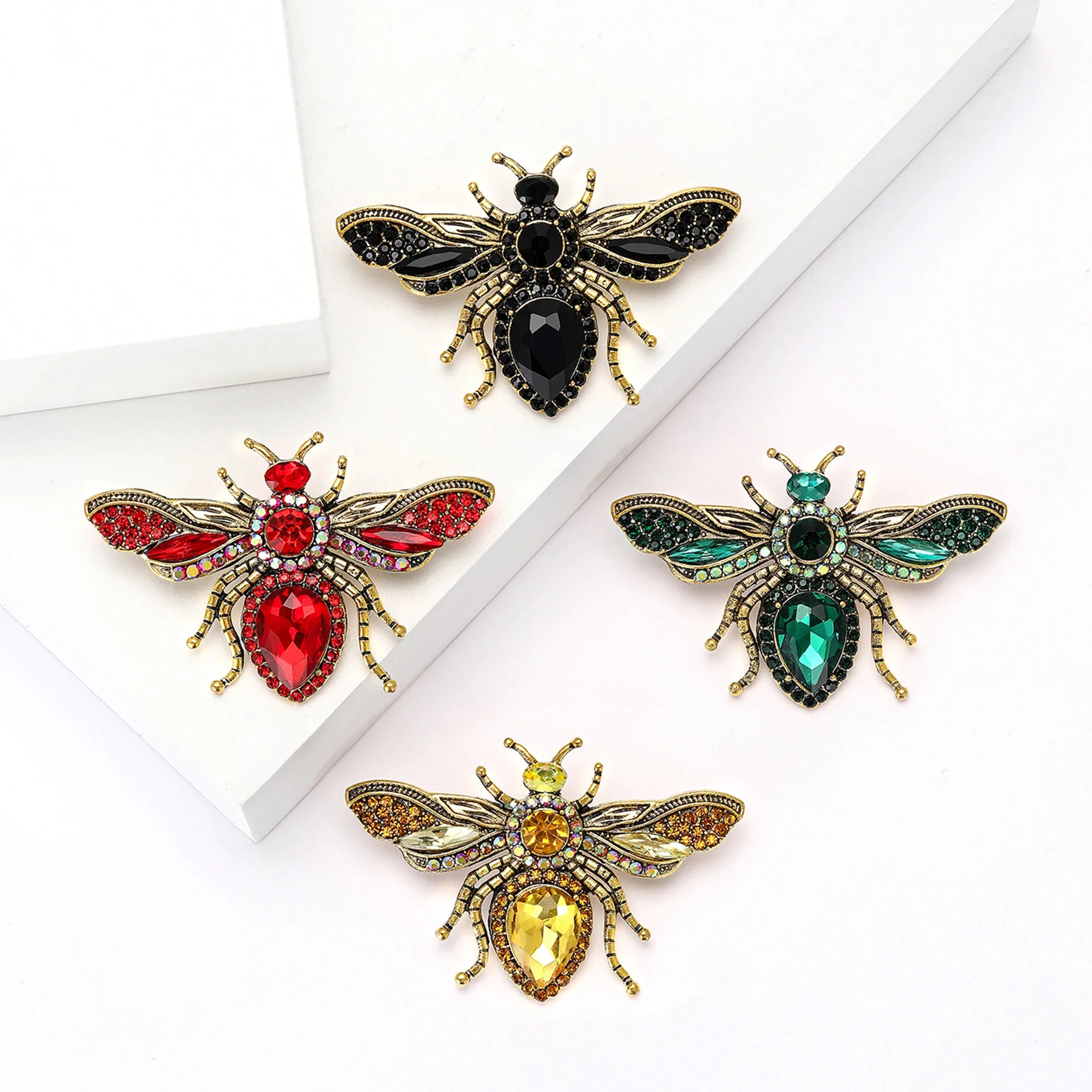 Stylish Rhinestone Bee Brooches for Women Unisex Crystal Glass Insect Pins Event Party Backpack Decoration Clothes Accessories