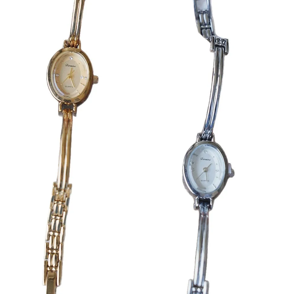 

Простые круглые студенческие часы, нишевые женские часы из высококачественного сплава, модные кварцевые часы-браслет