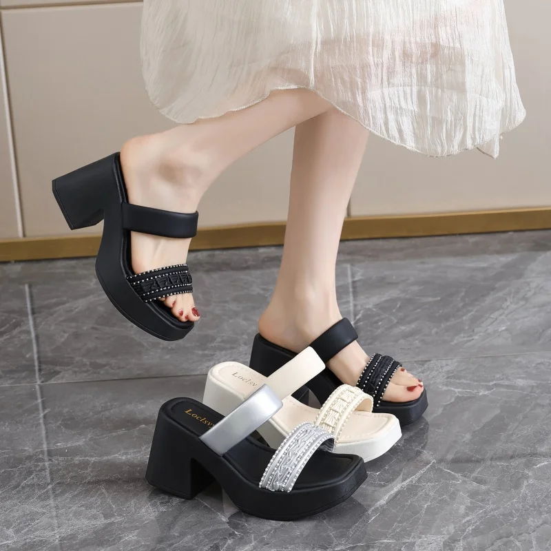 Sommerliche neue runde Zehenpartie, quadratischer Absatz, bequeme Freizeitpantoffeln, modische, heiß begehrte, sexy Bankett-High-Heel-Pantoffeln für Damen