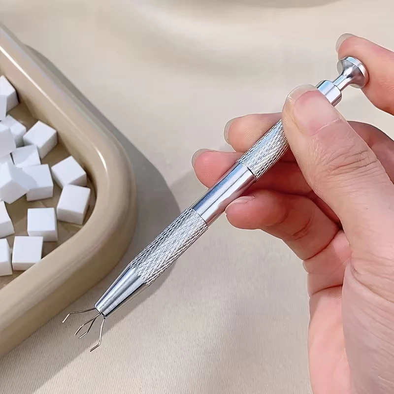 CALIYI 100/200 قطعة إسفنجة مكياج مربعة صغيرة مع أداة كشط لبودرة الأساس السائل المخفي الرطب والجاف