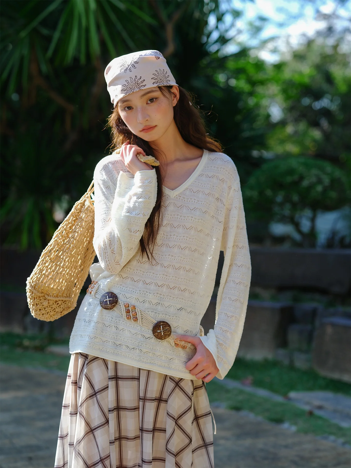 

Short Holiday Bohemian Style Hollow out Knitted Sweater Women's V-Neck Loose Lazy Overhead Thin Knitted Shirt Spring 2026