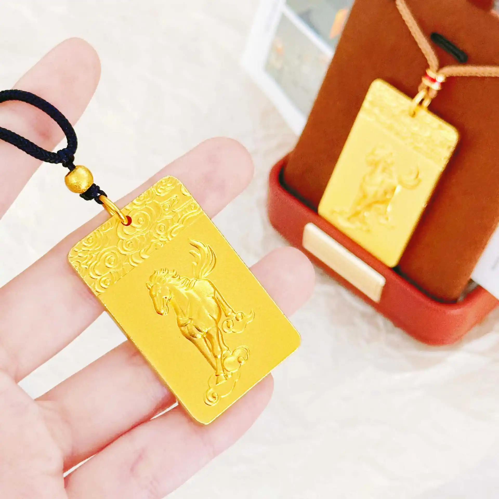 

Peaceful Meaning Auspicious Cloud Horse Plain Pendant Necklace For Men & Women 24K Gold AU999 | No worries, safe and auspicious