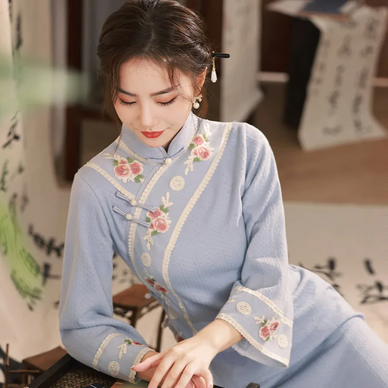 

Spring Floral Embroidery Flare Sleeve Knitted Mid-Length Qipao Chinese Women Mandarin Collar Cheongsam Elegant Daily Dress