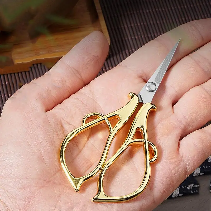 Maple Leaves Tailor'S Scissors Electroplated Retro Small Scissors DIY Apparel Sewing Supplies Arts & Crafts Office Scissors