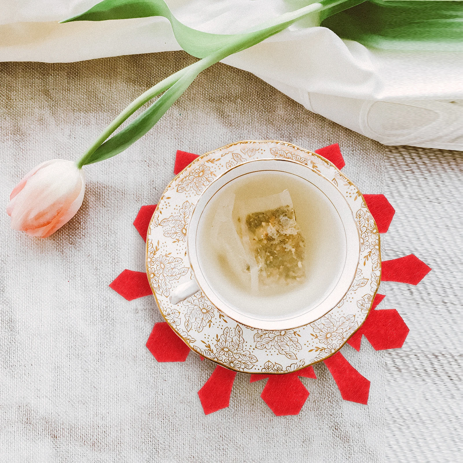 

8pcs Christmas Snowflake Coasters Felt Heat Insulation Cup Mats Non-Skid Mug Pads Tea Coffee Wine Mats For Home Kitchen Dining