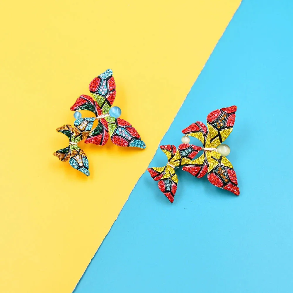 2 Colors Available Rhinestone Butterfly Pin Brooches For Women Beautiful Winter Design Fashion Insect Gift