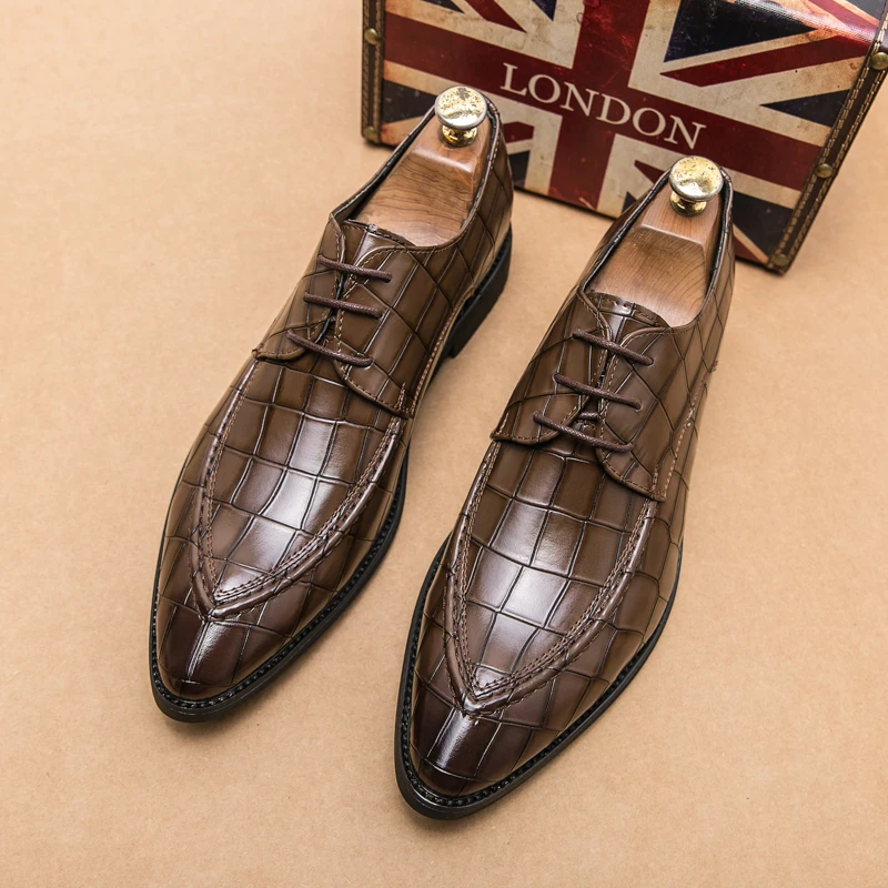 Casual British New Men Shoes Vintage Business Formal Dress Leather Shoes Work Lace-up Loafers Wedge Wedding Oxfords Men Shoes