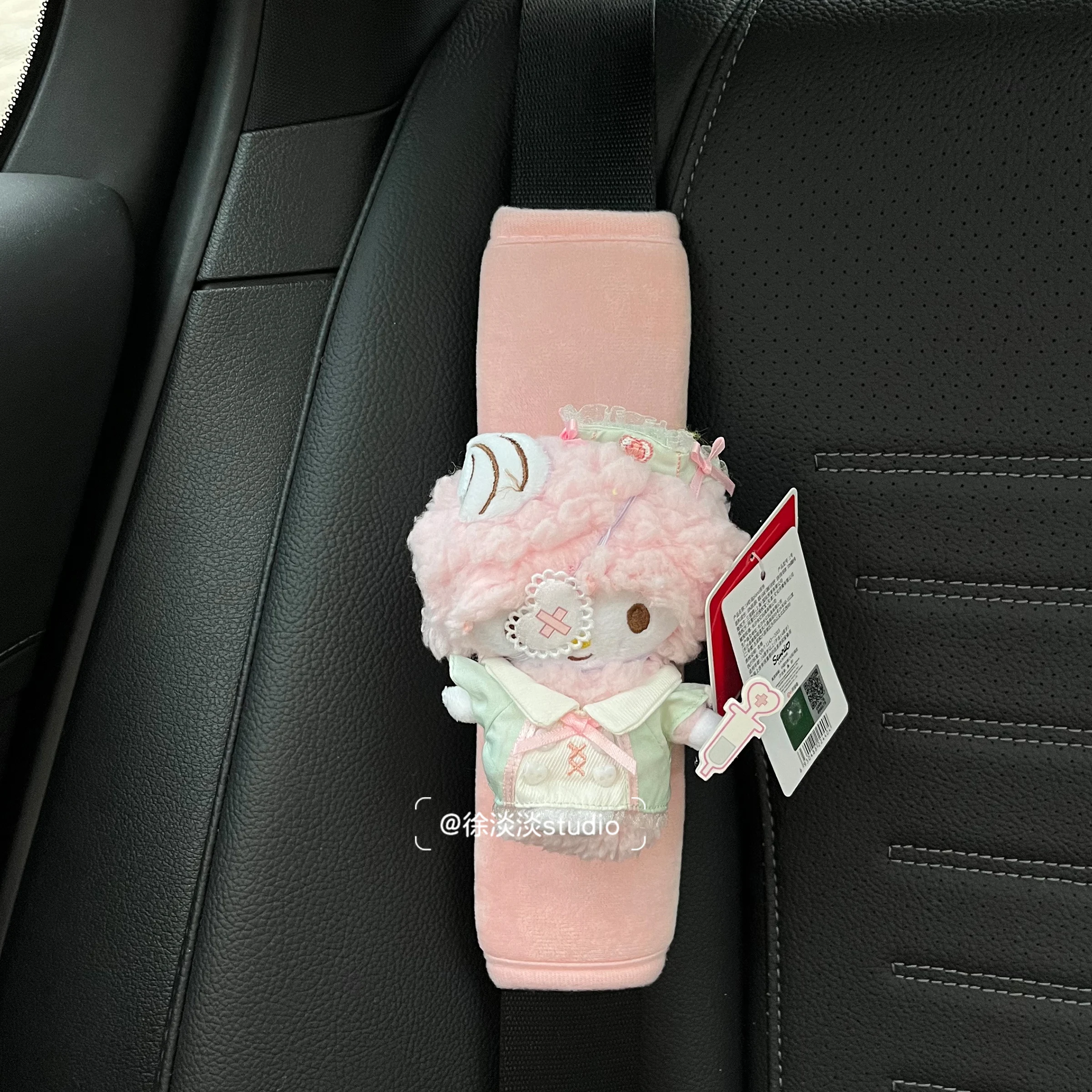 الوردي مرحبا كيتي لطيف الكرتون مقعد السيارة حزام غطاء السيارات حزام الأمان سلامة الكتف وسادة لينة حامي