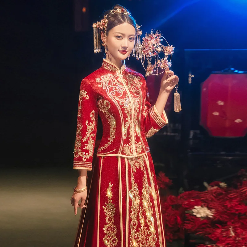 

Chinese Traditional Wedding Dress Exquisite Rhinestones Phoenix Embroidery Bride Cheongsam Clothing Qipao Gown